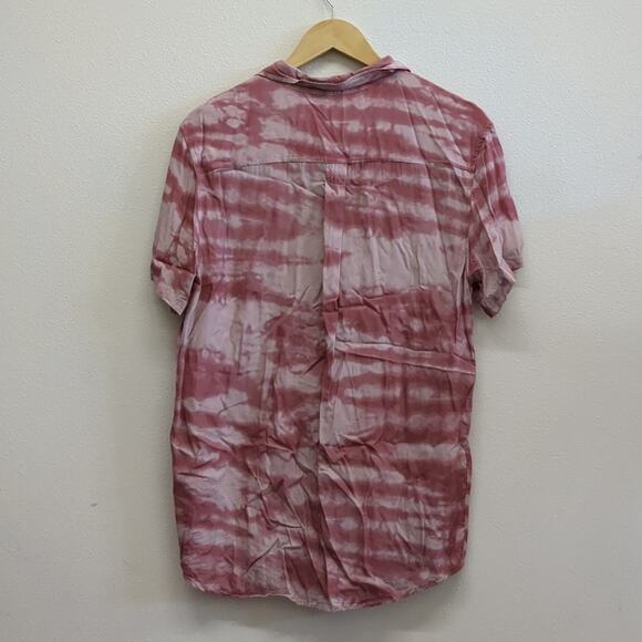 Pacsun red tie-dye rayon button down shirt size Medium - Picture 5 of 5